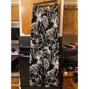 Chicos Travelers Black White Floral Wide Leg Pants Size 1 Medium Tropical Print